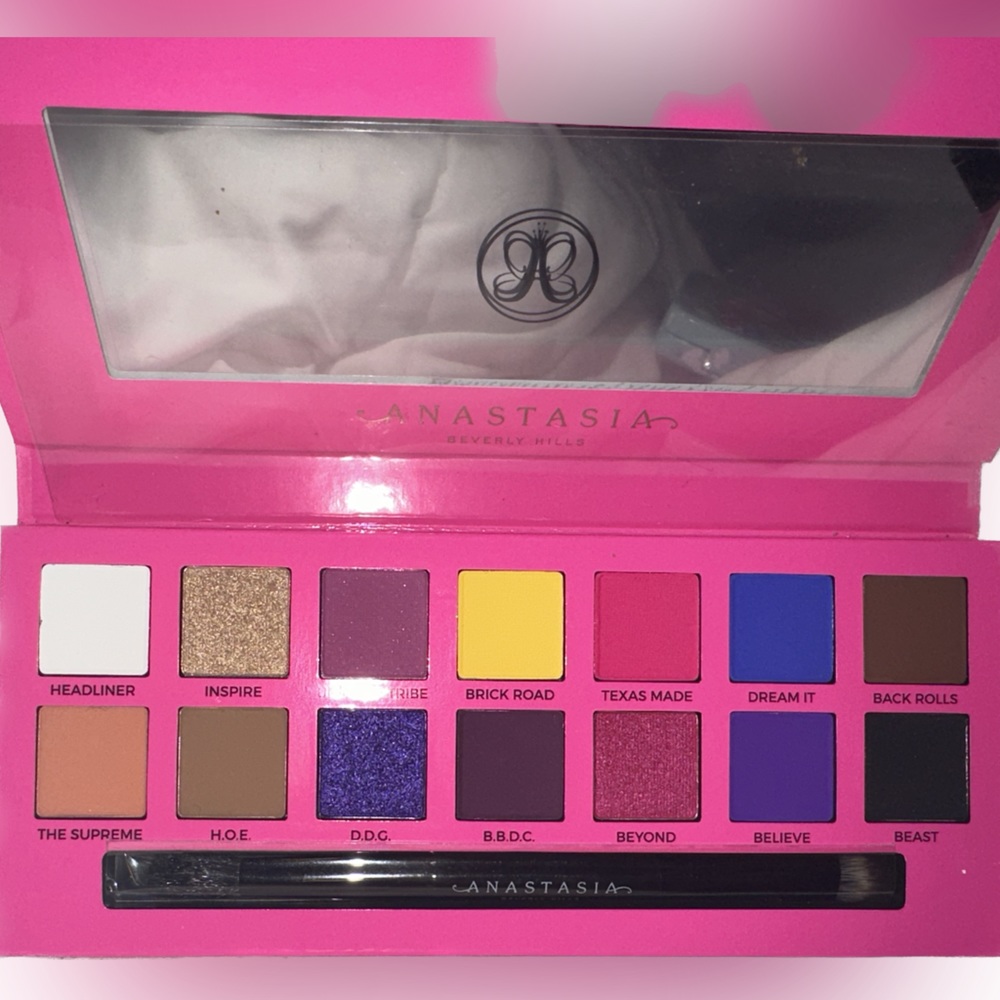 Anastasia Beverly Hills eyeshadow palette